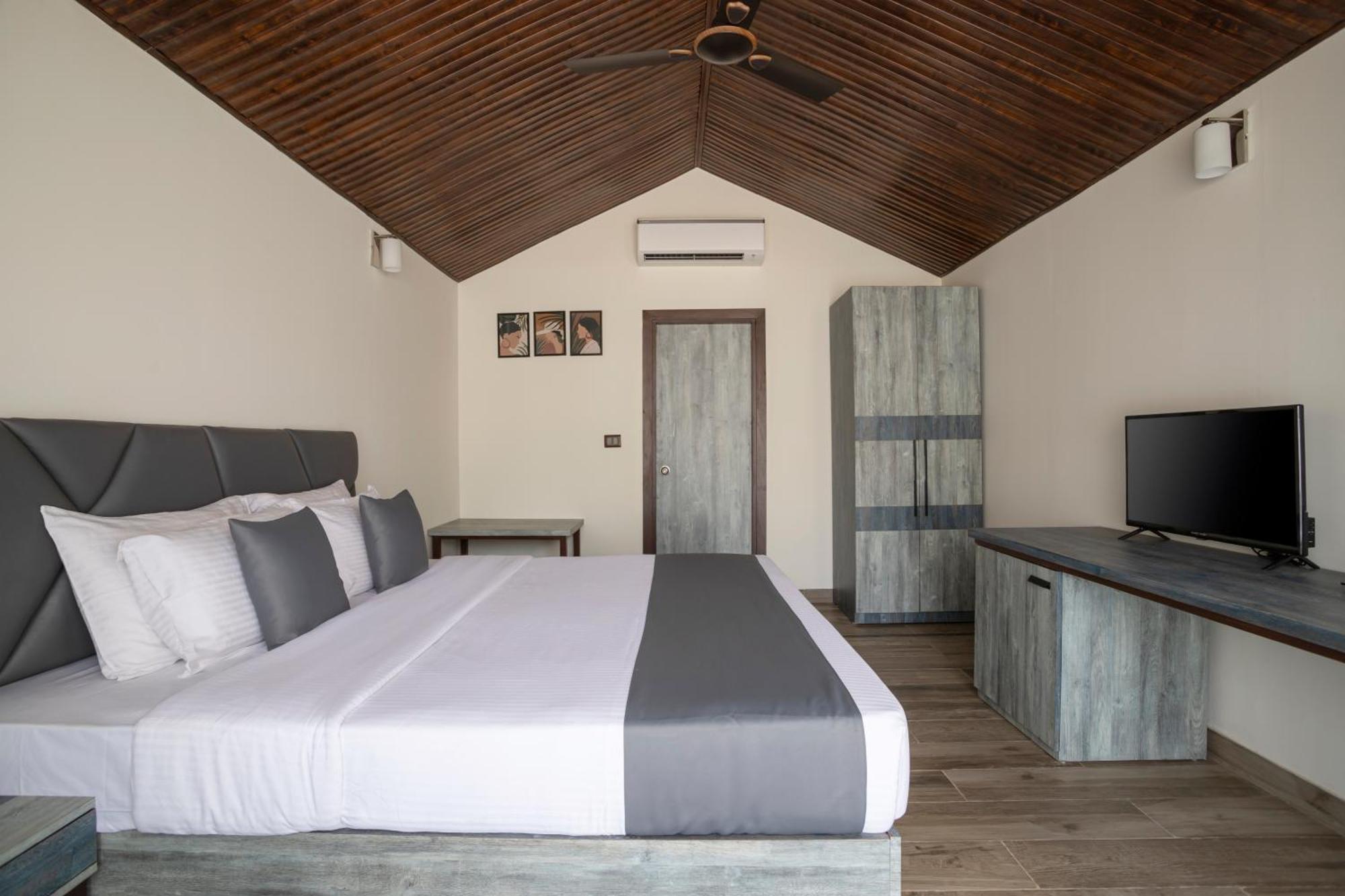 Stone Wood Beach Resort, Vagator Eksteriør billede